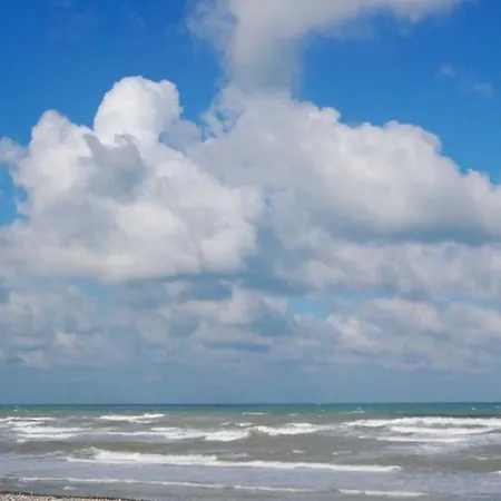 Varengeville Sur Mer, Entre Plage Et Bois Sainte-Marguerite (Upper Normandy)