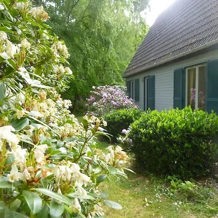Varengeville Sur Mer, Entre Plage Et Bois *